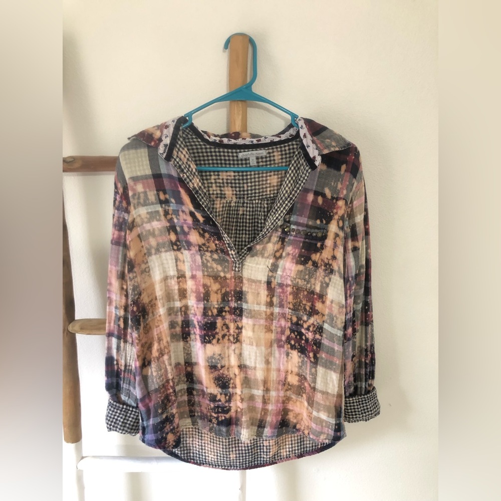 Plaid pullover shirt with rhinestone detailing MEDUIM